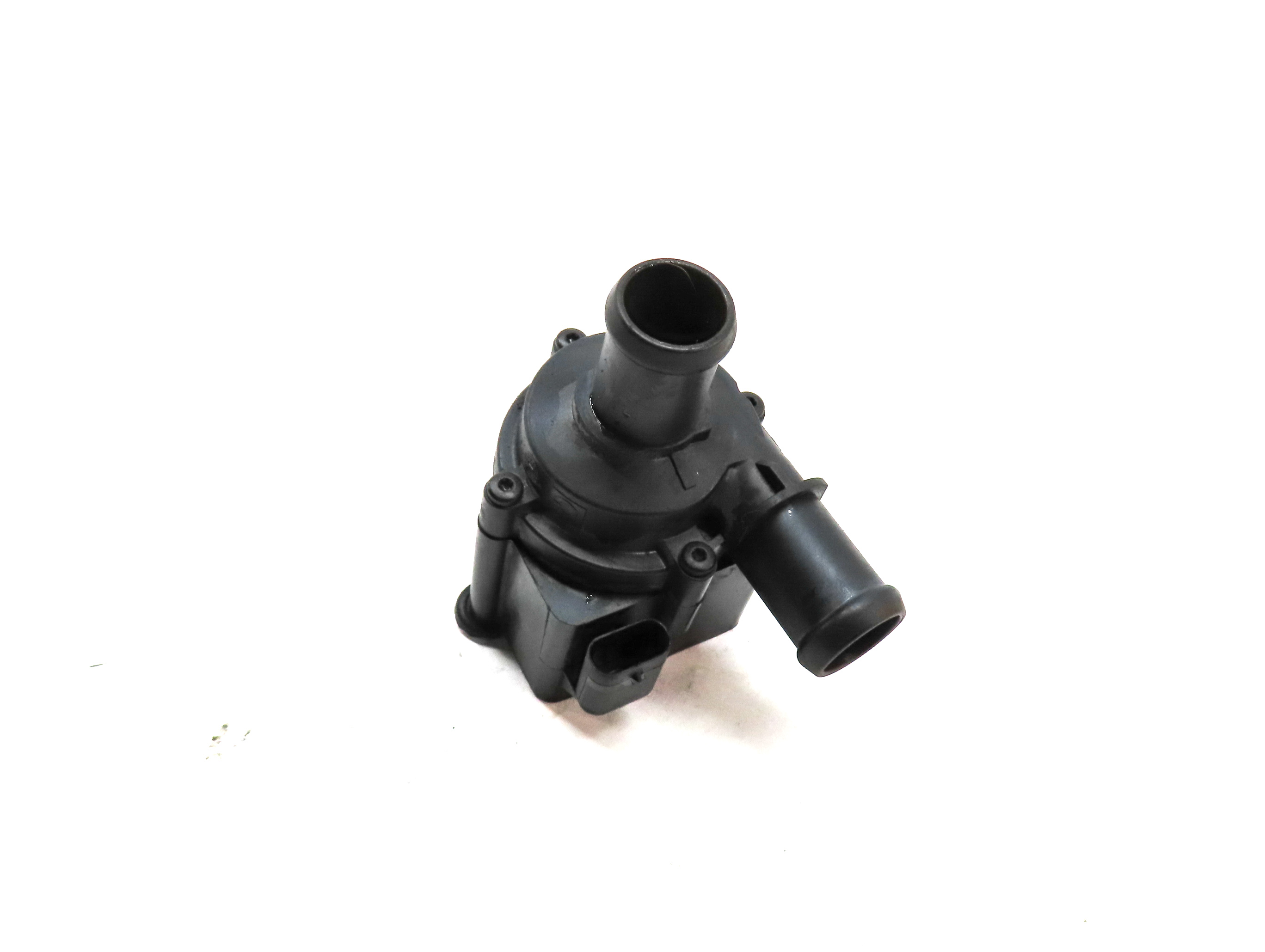 2018 AUDI A4 (B9 8W) 2.0L TURBO (DBPA) ENGINE AUXILIARY WATER COOLANT PUMP — exact item pictured